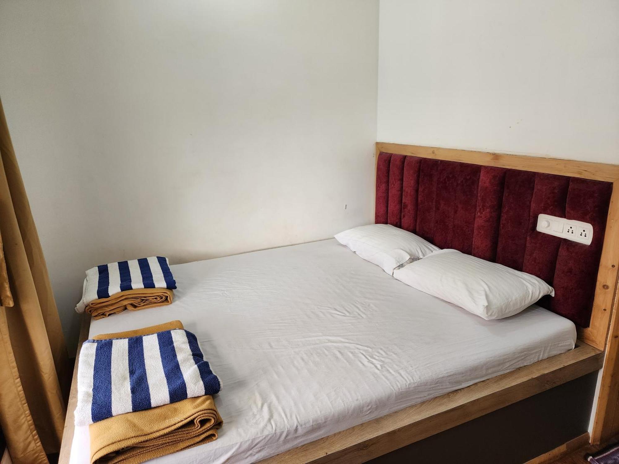 Red Stone Resort Alībāg Extérieur photo